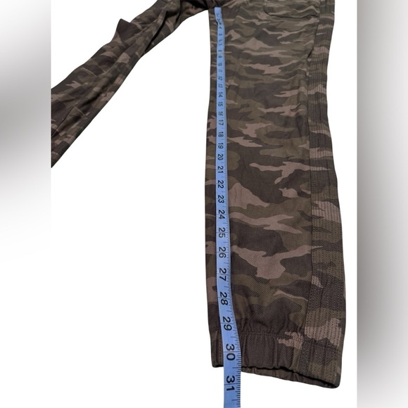 ATHLETA Camo Farallon Joggers Pants, Drawstring Waist, Size 4T - Picture 9 of 12
